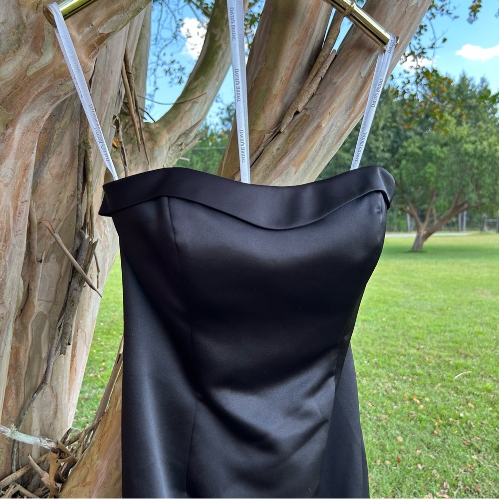 DAVIDS BRIDAL Stunning Black Satin Strapless Formal Dress Women’s size 6 - Picture 5 of 8
